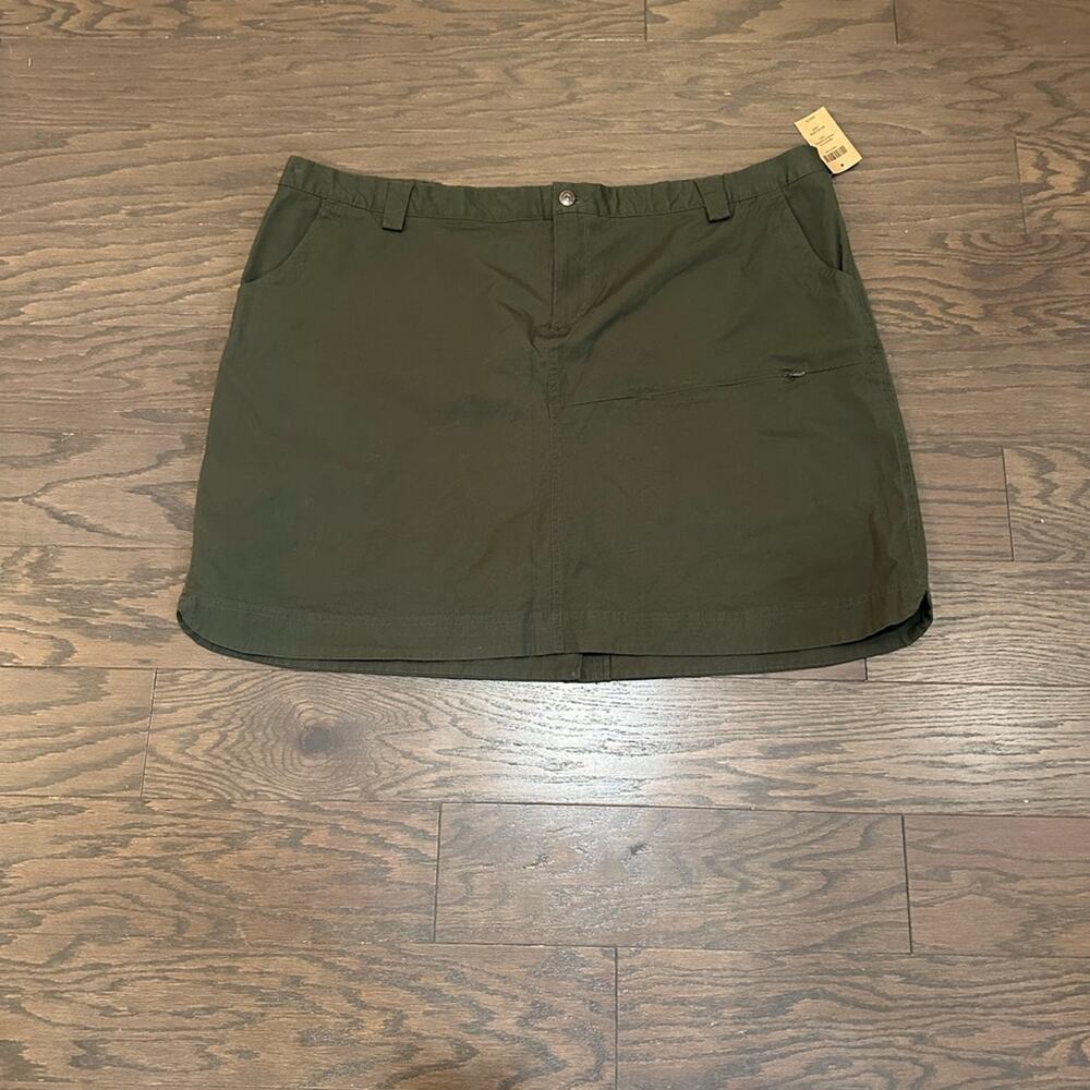 Duluth Trading Co Forest Green Skort - Picture 3 of 7